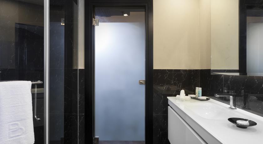 Imagen de los interiores del Hotel Play Seaport Suite Tlv. Foto 5