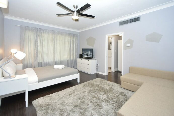 Imagen de la habitación del Hotel Playa Apartments. Foto 20