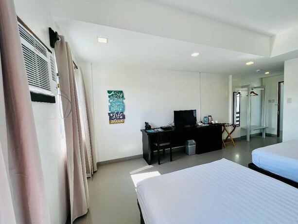 Imagen de la habitación del Hotel Playa Azul Baler. Foto 23