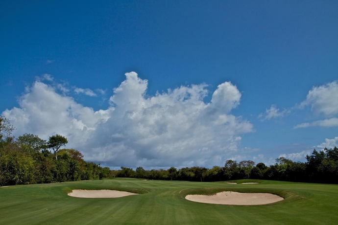Imagen de los exteriores del Hotel Playa Azul Cozumel. Foto 13
