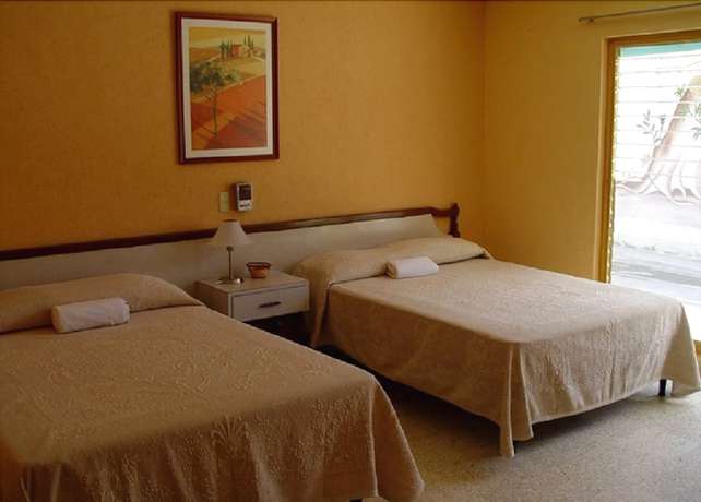 Imagen de la habitación del Hotel Playa Azul. Foto 13