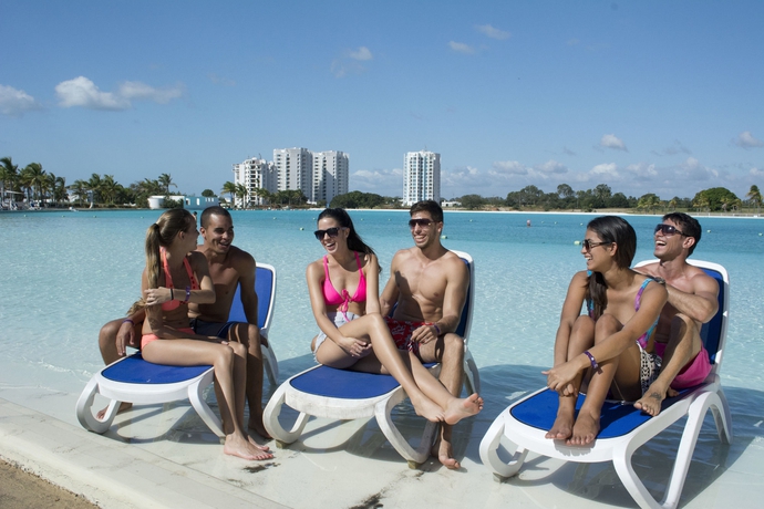 Imagen de los exteriores del Hotel Playa Blanca Beach Resort - All Inclusive. Foto 6