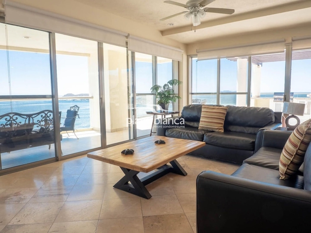 Imagen de la habitación del Hotel Playa Blanca Premier Resort I. Foto 5
