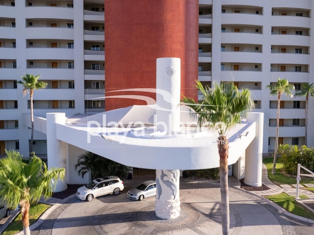 Imagen de los exteriores del Hotel Playa Blanca Premier Resort I. Foto 19