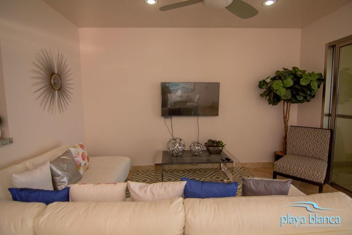 Imagen de la habitación del Hotel Playa Blanca Premier Resort I. Foto 15