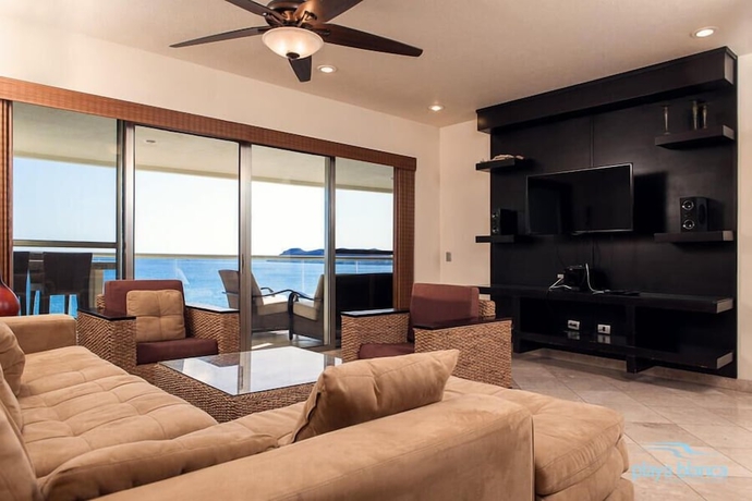 Imagen de la habitación del Hotel Playa Blanca Premier Resort I. Foto 16