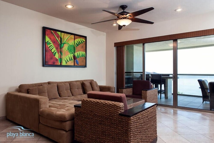 Imagen de la habitación del Hotel Playa Blanca Premier Resort I. Foto 17