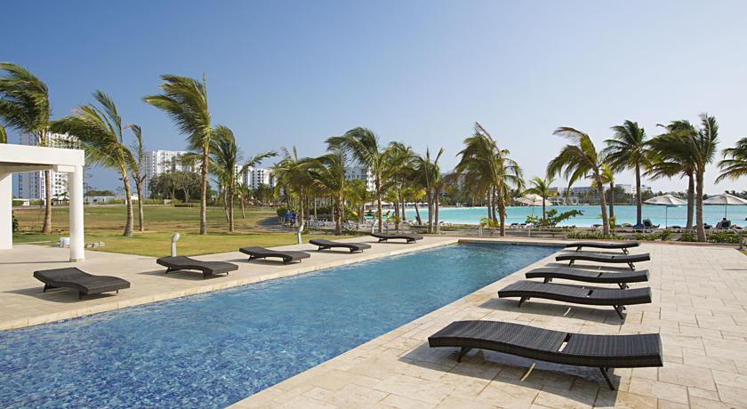 Imagen de la piscina del Hotel Playa Blanca Vacations Rentals. Foto 10