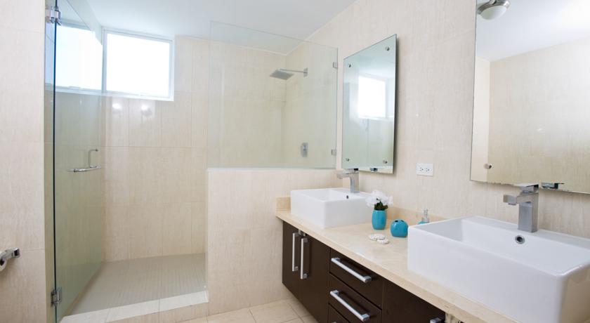 Imagen de los interiores del Hotel Playa Blanca Vacations Rentals. Foto 9