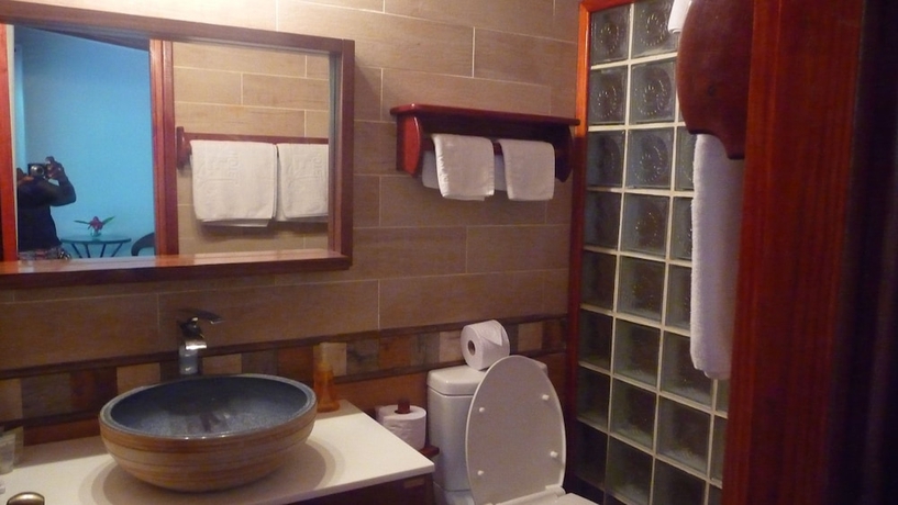 Imagen de la habitación del Hotel Playa Bluff. Foto 11