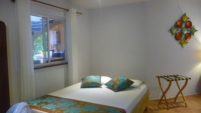 Imagen de la habitación del Hotel Playa Bluff. Foto 13