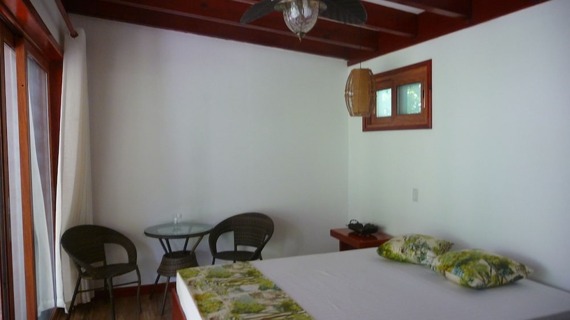 Imagen de la habitación del Hotel Playa Bluff. Foto 15