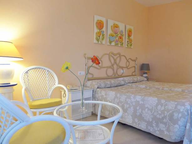 Imagen de la habitación del Hotel Playa Canet. Foto 7