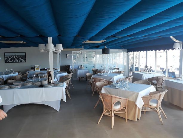 Imagen del bar/restaurante del Hotel Playa Canet. Foto 3