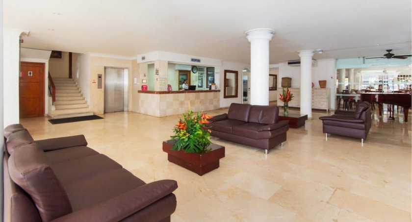 Imagen de los interiores del Hotel Playa Club. Foto 18