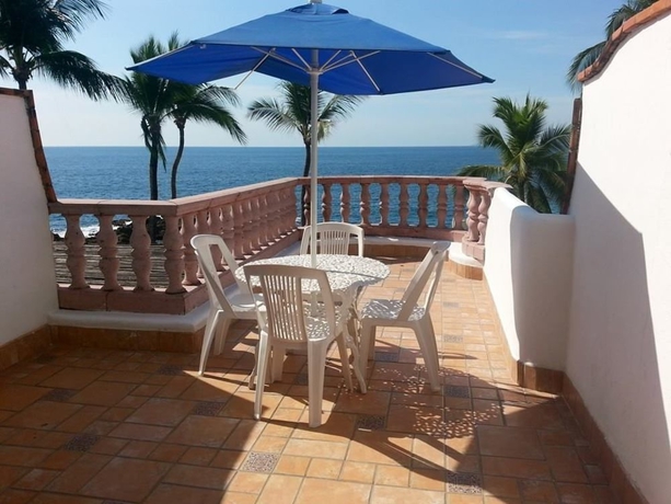 Imagen de los exteriores del Hotel Playa Conchas Chinas. Foto 5