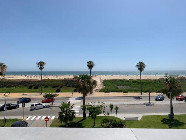 Imagen de los exteriores del Hotel Playa Conil, Conil de la Frontera. Foto 7