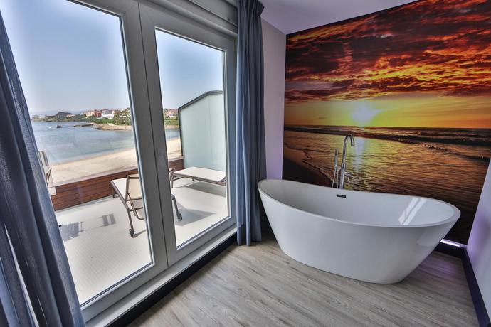 Imagen general del Hotel Playa De Camariñas. Foto 7