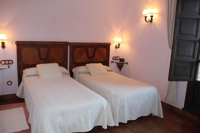 Imagen de la habitación del Hotel Playa De Las Llanas. Foto 11