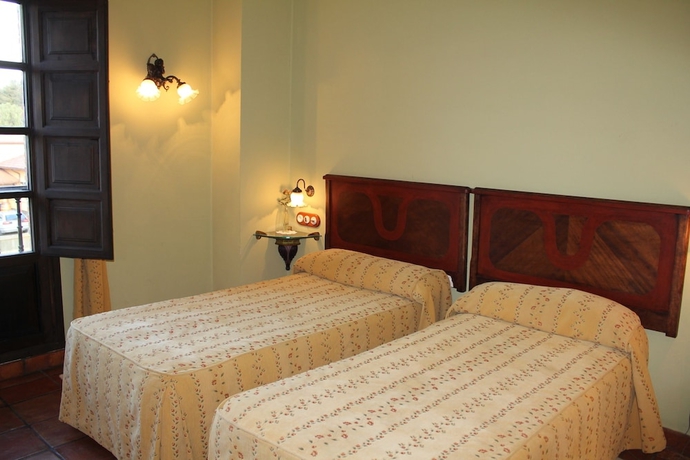 Imagen de la habitación del Hotel Playa De Las Llanas. Foto 13