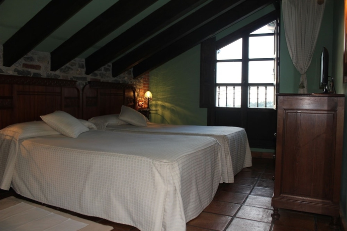 Imagen de la habitación del Hotel Playa De Las Llanas. Foto 15