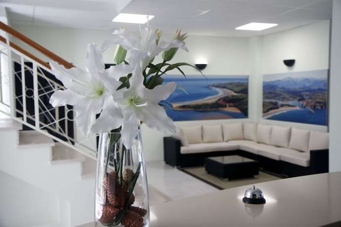 Imagen de los interiores del Hotel Playa De Merón. Foto 14