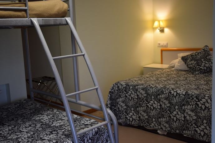 Imagen de la habitación del Hotel Playa De Merón. Foto 6