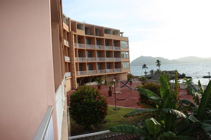 Imagen de los exteriores del Hotel Playa De Santiago. Foto 13