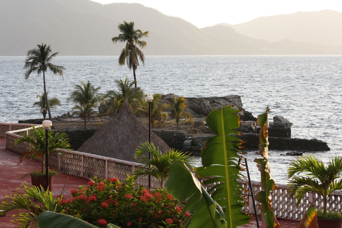Imagen de los exteriores del Hotel Playa De Santiago. Foto 14
