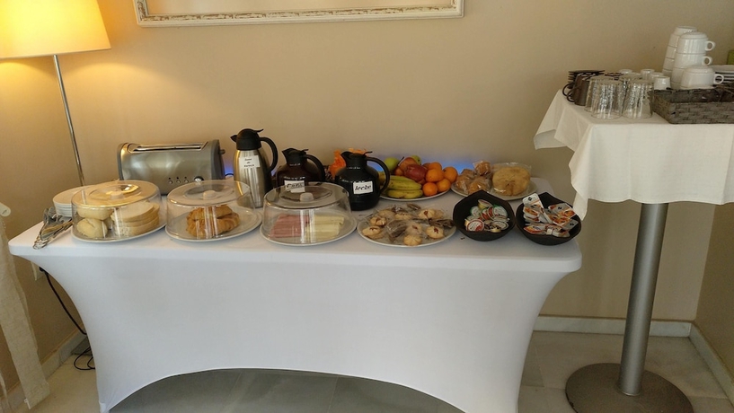 Imagen del bar/restaurante del Hotel Playa De Valdelagrana. Foto 5