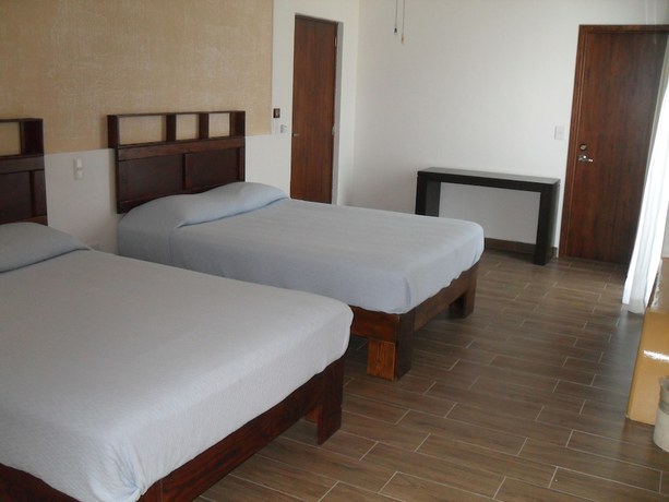 Imagen de la habitación del Hotel Playa Del Rey. Foto 5