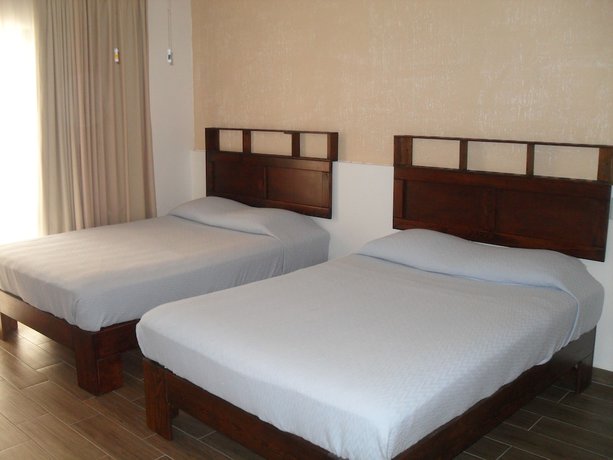 Imagen de la habitación del Hotel Playa Del Rey. Foto 9