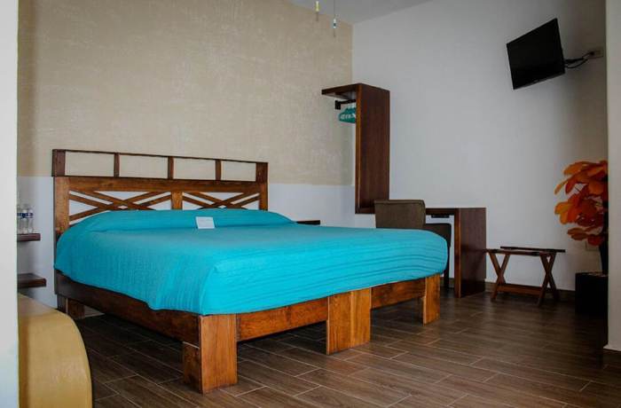Imagen de la habitación del Hotel Playa Del Rey. Foto 11