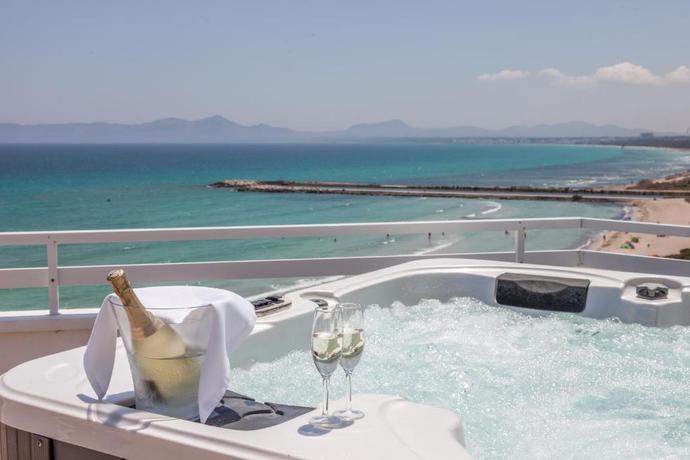 Imagen general del Hotel Playa Esperanza Resort. Foto 16