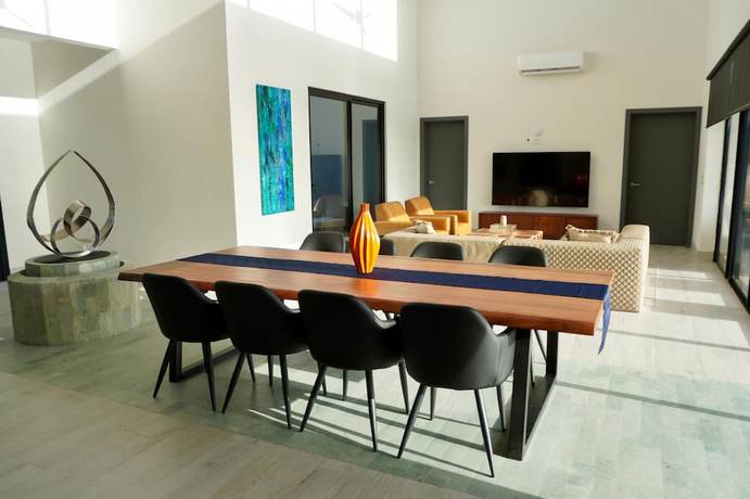 Imagen de la habitación del Hotel Playa Flamingo Beautiful new 5-br Oceanview Villa - Luxury Casa de Iluminacion. Foto 8