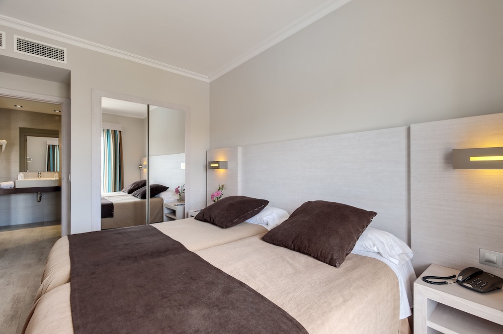 Imagen de la habitación del Hotel Playa Garden Selection Hotel and Spa. Foto 9