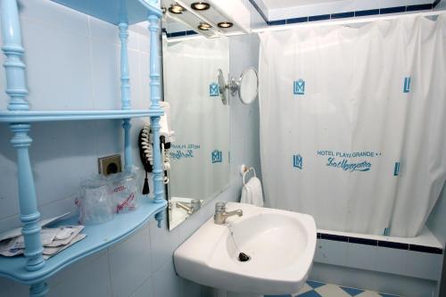 Imagen general del Hotel Playa Grande, Puerto Mazarr&oacute;n. Foto 4