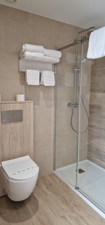 Imagen de la habitación del Hotel Playa Joyel Family rooms. Foto 7