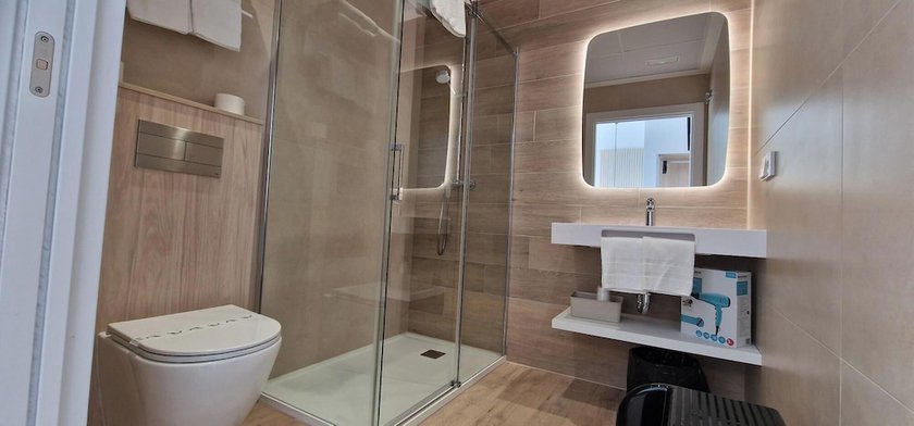 Imagen de la habitación del Hotel Playa Joyel Family rooms. Foto 13