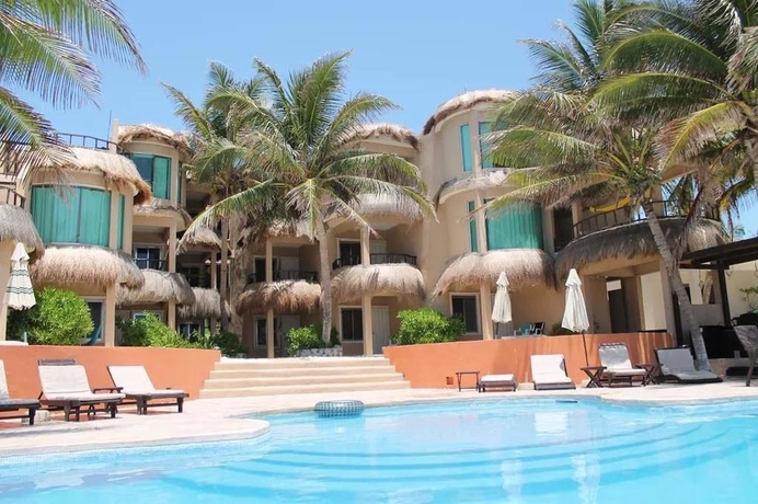 Imagen de la piscina del Hotel Playa La Media Luna, Isla Mujeres. Foto 7