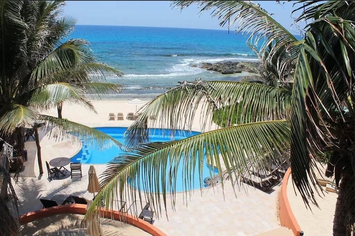 Imagen de los exteriores del Hotel Playa La Media Luna, Isla Mujeres. Foto 5