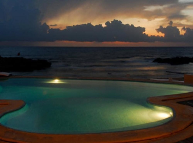 Imagen de la piscina del Hotel Playa La Media Luna, Isla Mujeres. Foto 8