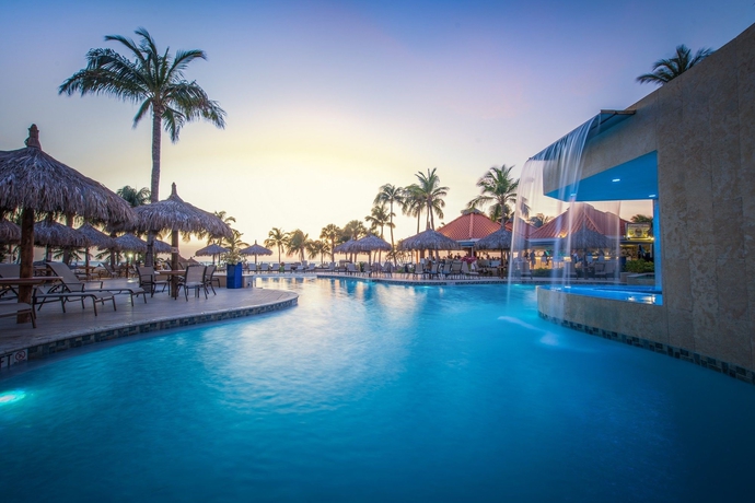 Imagen de la piscina del Hotel Playa Linda Beach Resort. Foto 8