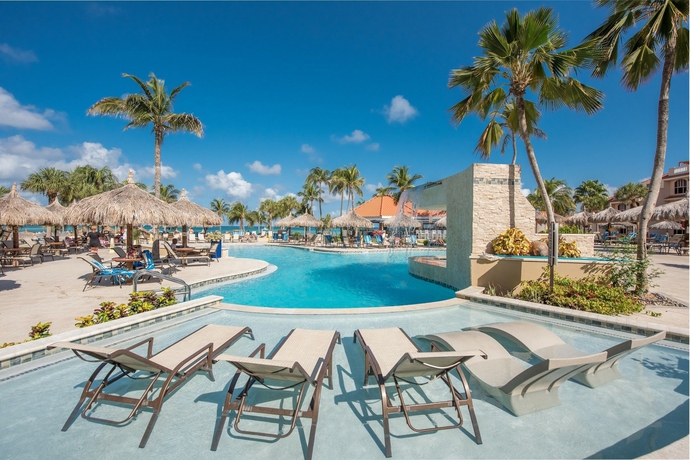 Imagen de la piscina del Hotel Playa Linda Beach Resort. Foto 9