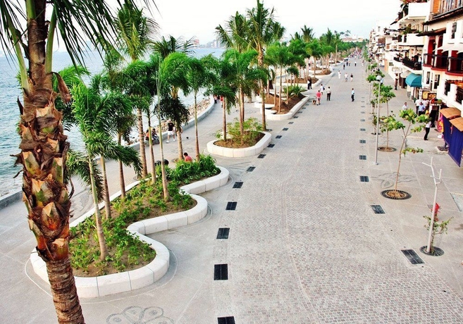 Imagen de los exteriores del Hotel Playa Los Arcos Beach Resort and Spa. Foto 7