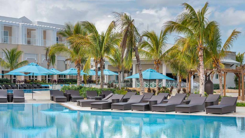 Imagen de la piscina del Hotel Playa Luxury Cayo Las Brujas. Foto 8