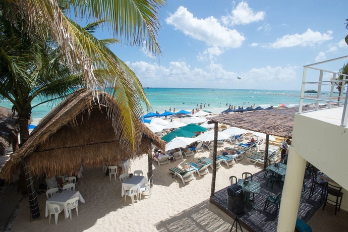 Imagen de los exteriores del Hotel Playa Maya. Foto 18