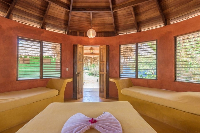 Imagen de la habitación del Hotel Playa Negra. Foto 7