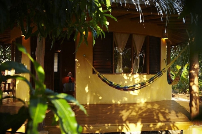 Imagen de la habitación del Hotel Playa Negra. Foto 12