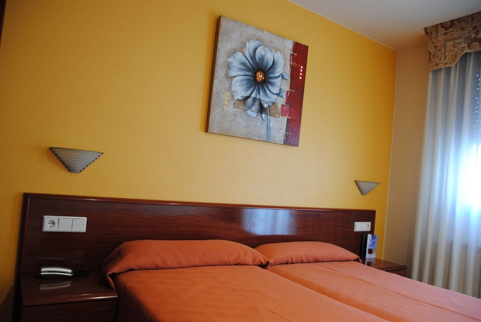 Imagen de la habitación del Hotel Playa Poniente. Foto 7